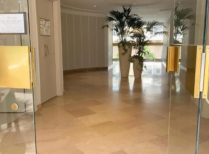 Les Pins: 30 Metres De La