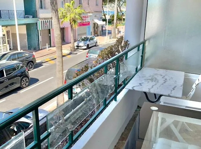 Daire Les Pins: 30 Metres De La Juan-les-Pins